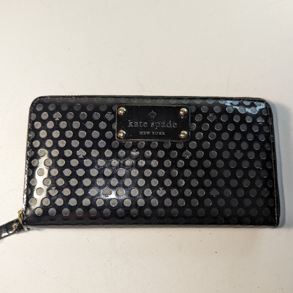 Signature Logo Jet Set Large Silver Tone Flat Multifunction Wristlet